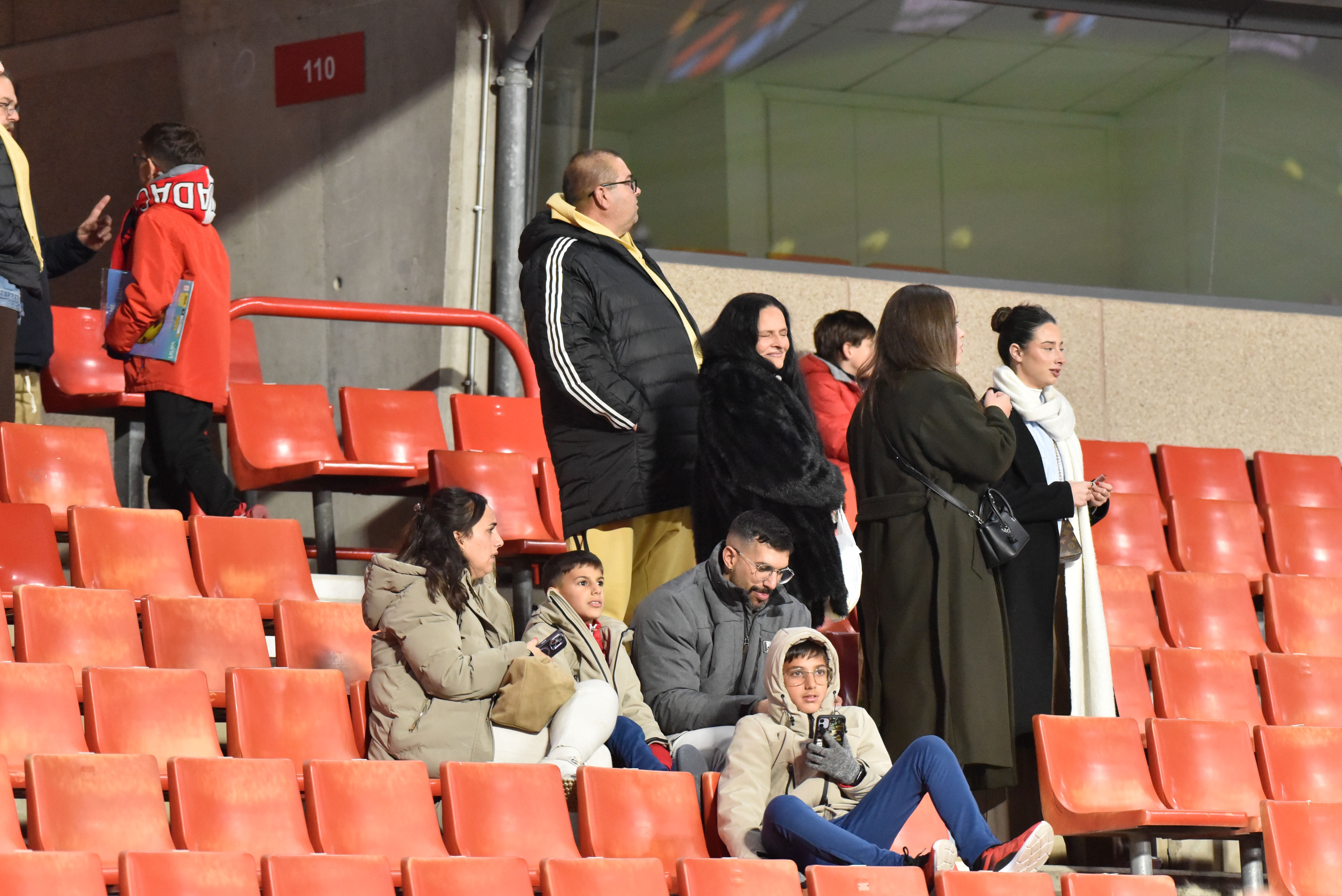 Encuéntrate en la grada del Granada-Ceuta