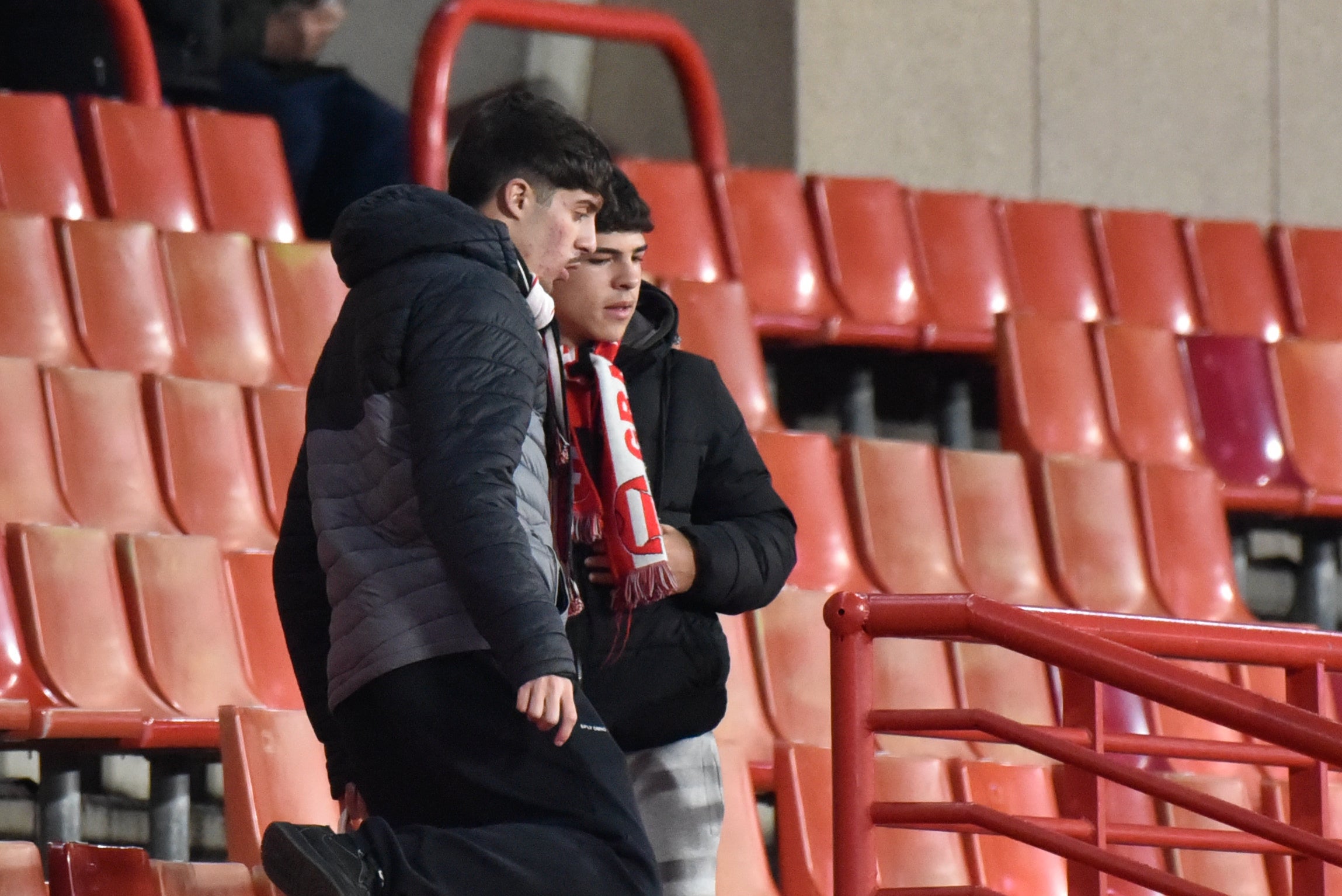 Encuéntrate en la grada del Granada-Ceuta