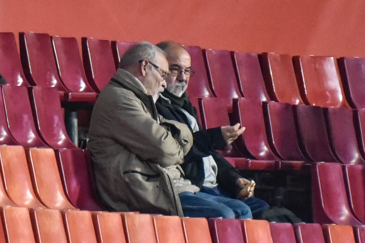 Encuéntrate en la grada del Granada-Ceuta