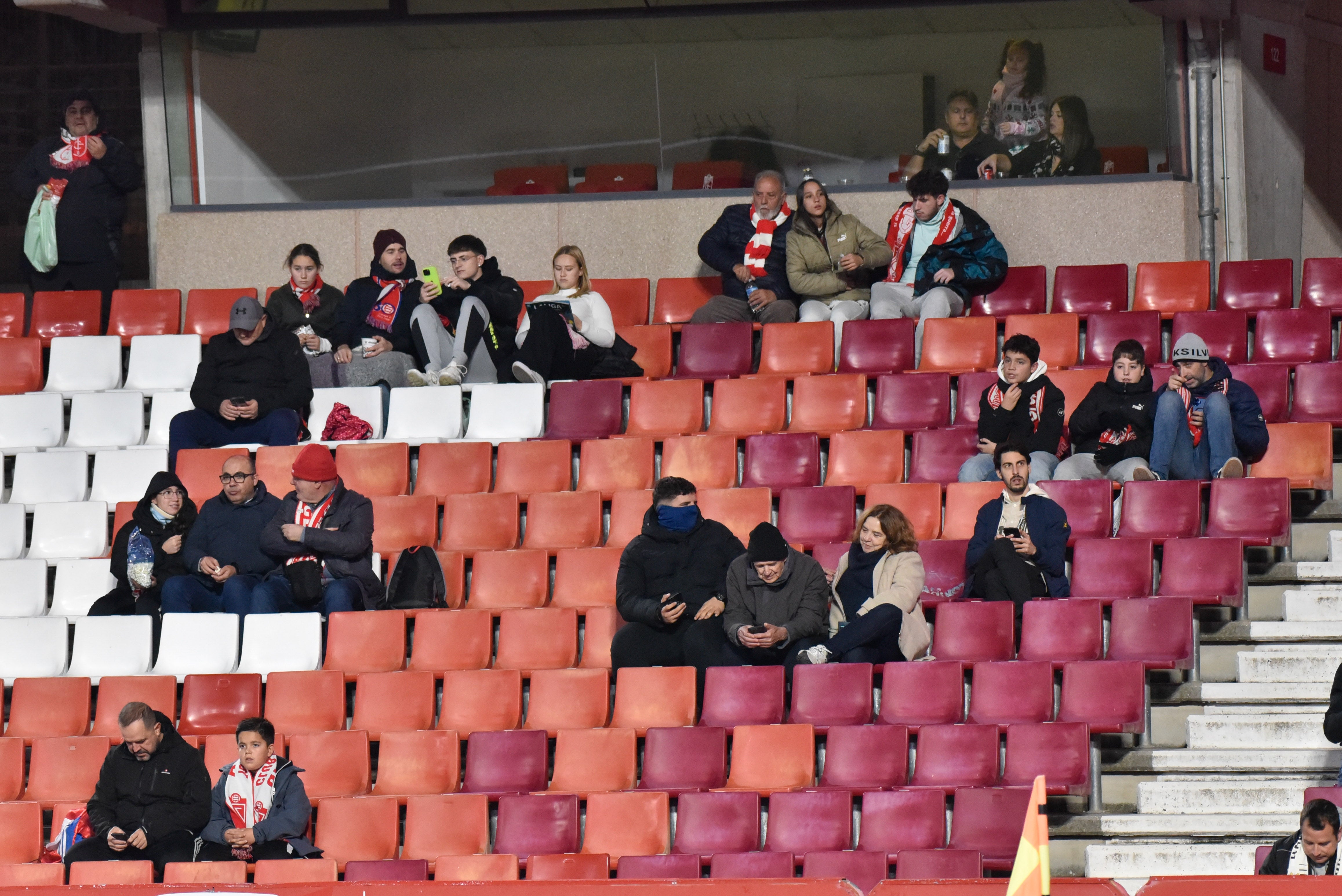 Encuéntrate en la grada del Granada-Ceuta