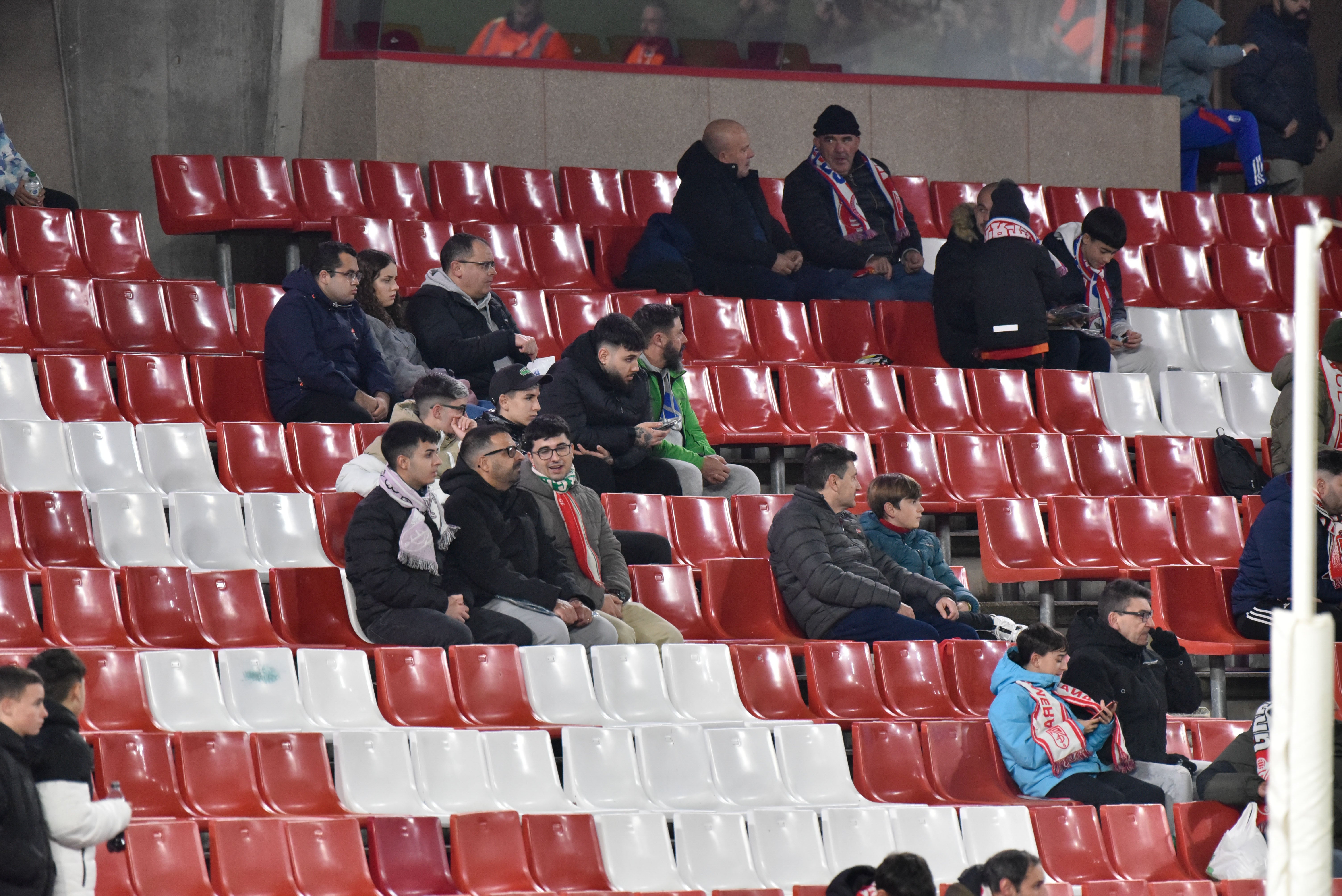 Encuéntrate en la grada del Granada-Ceuta