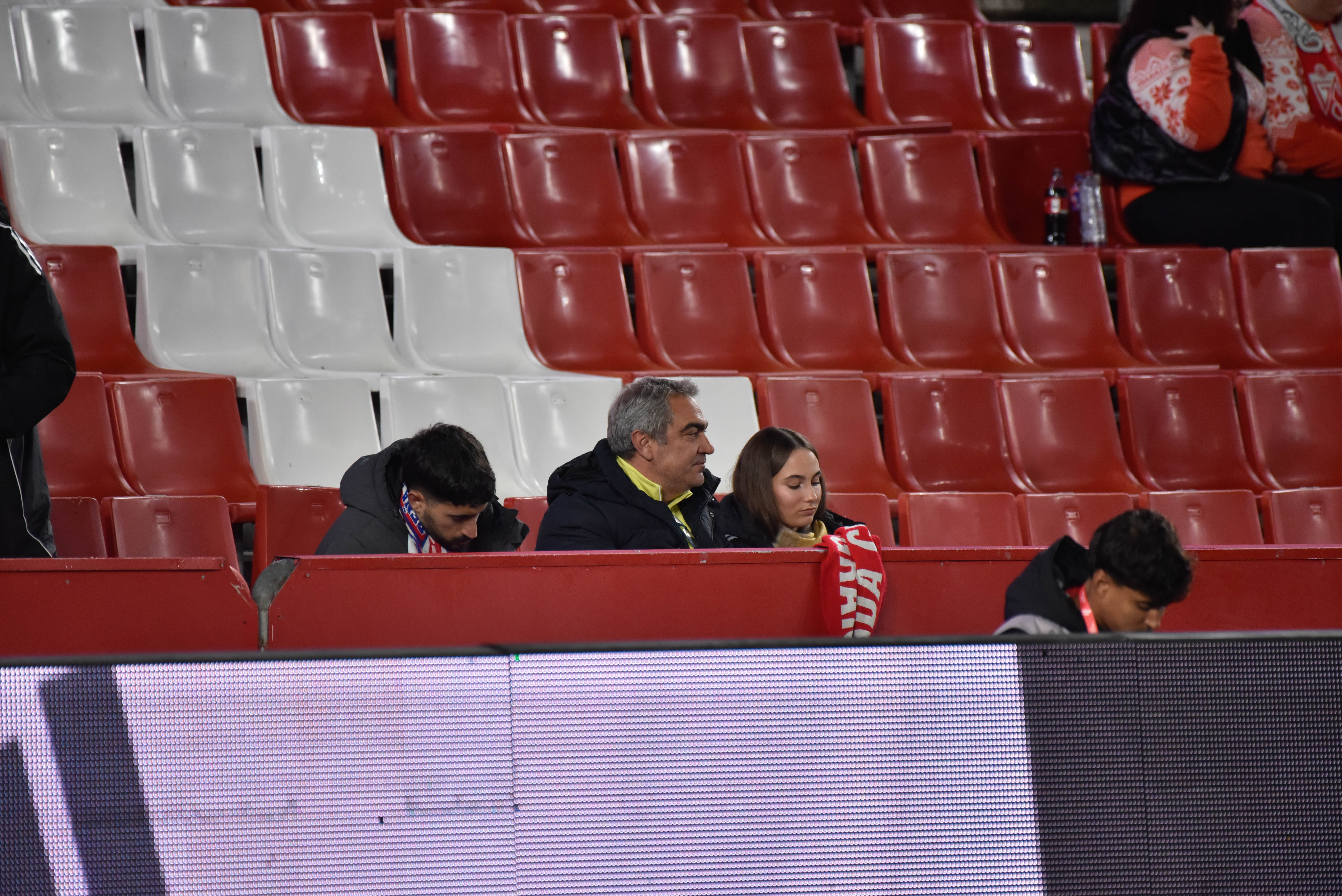 Encuéntrate en la grada del Granada-Ceuta