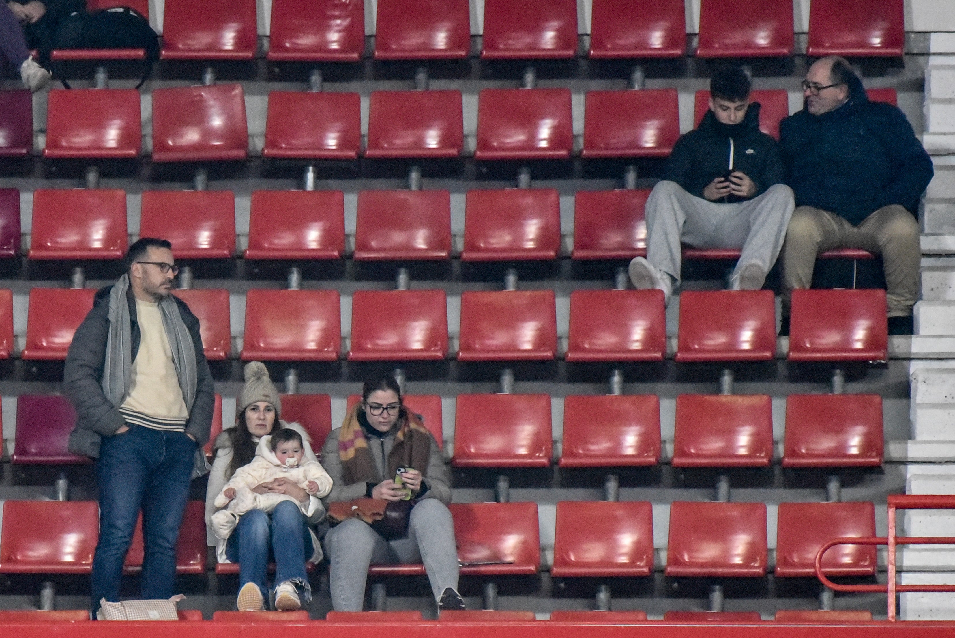 Encuéntrate en la grada del Granada-Ceuta