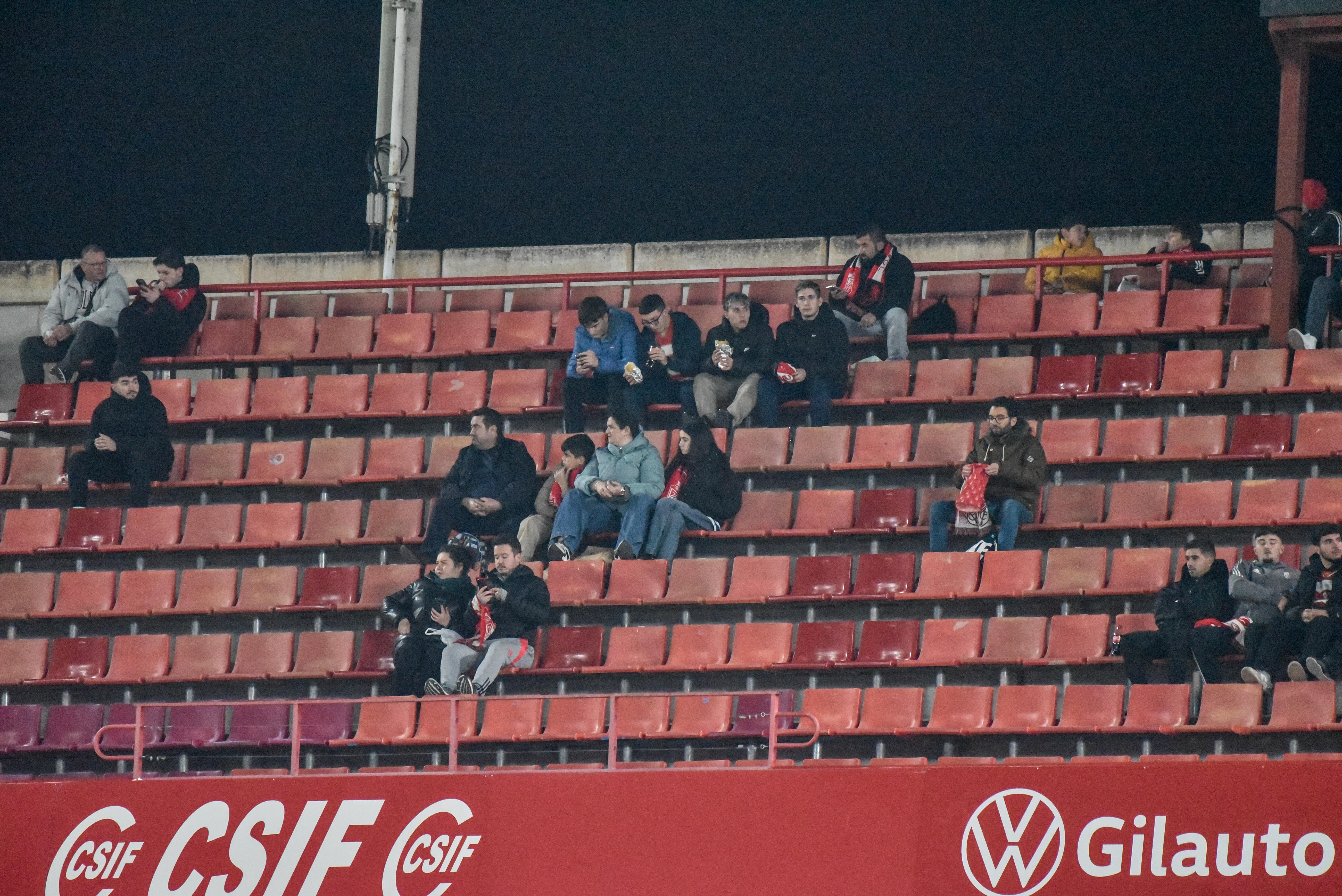 Encuéntrate en la grada del Granada-Ceuta