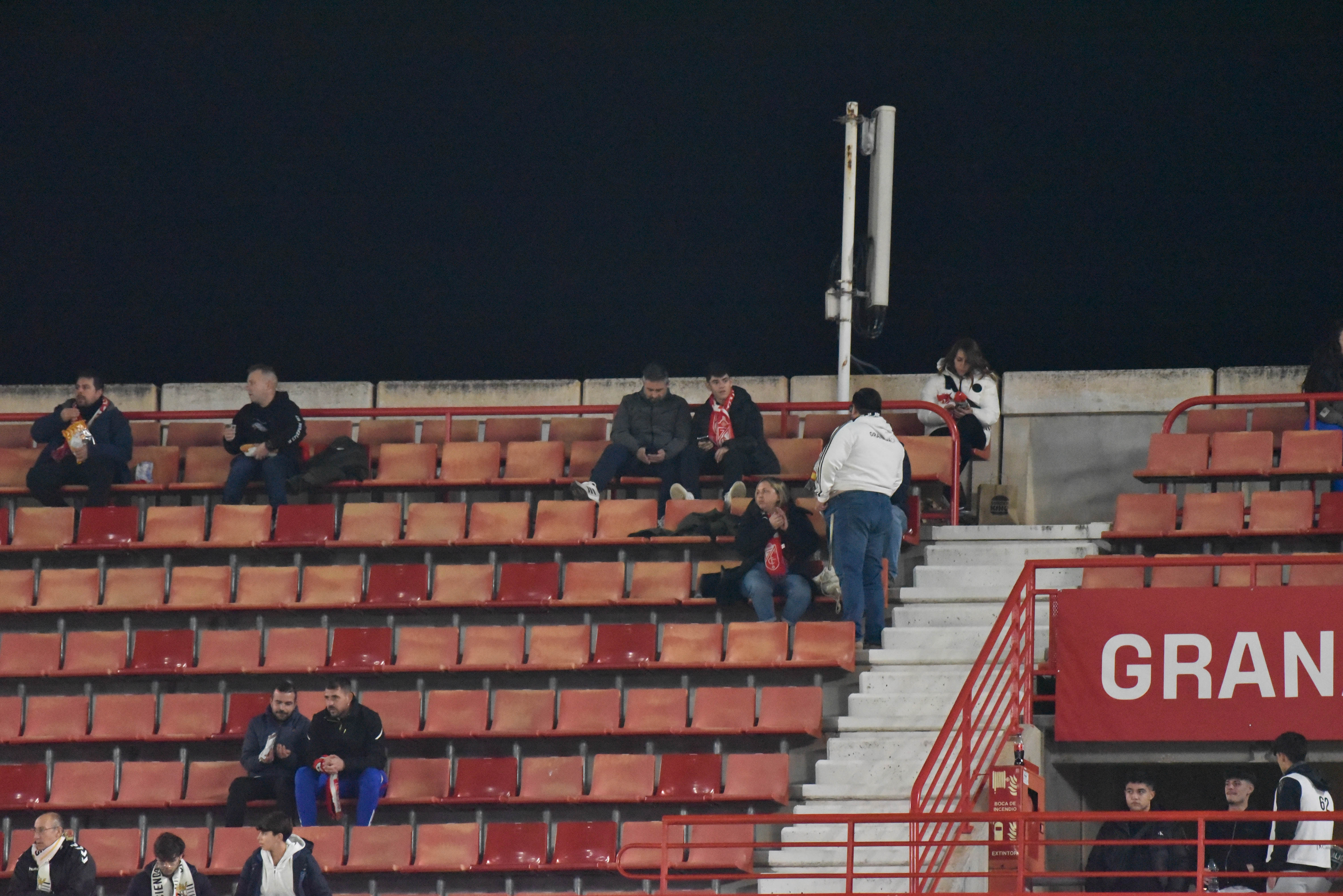 Encuéntrate en la grada del Granada-Ceuta