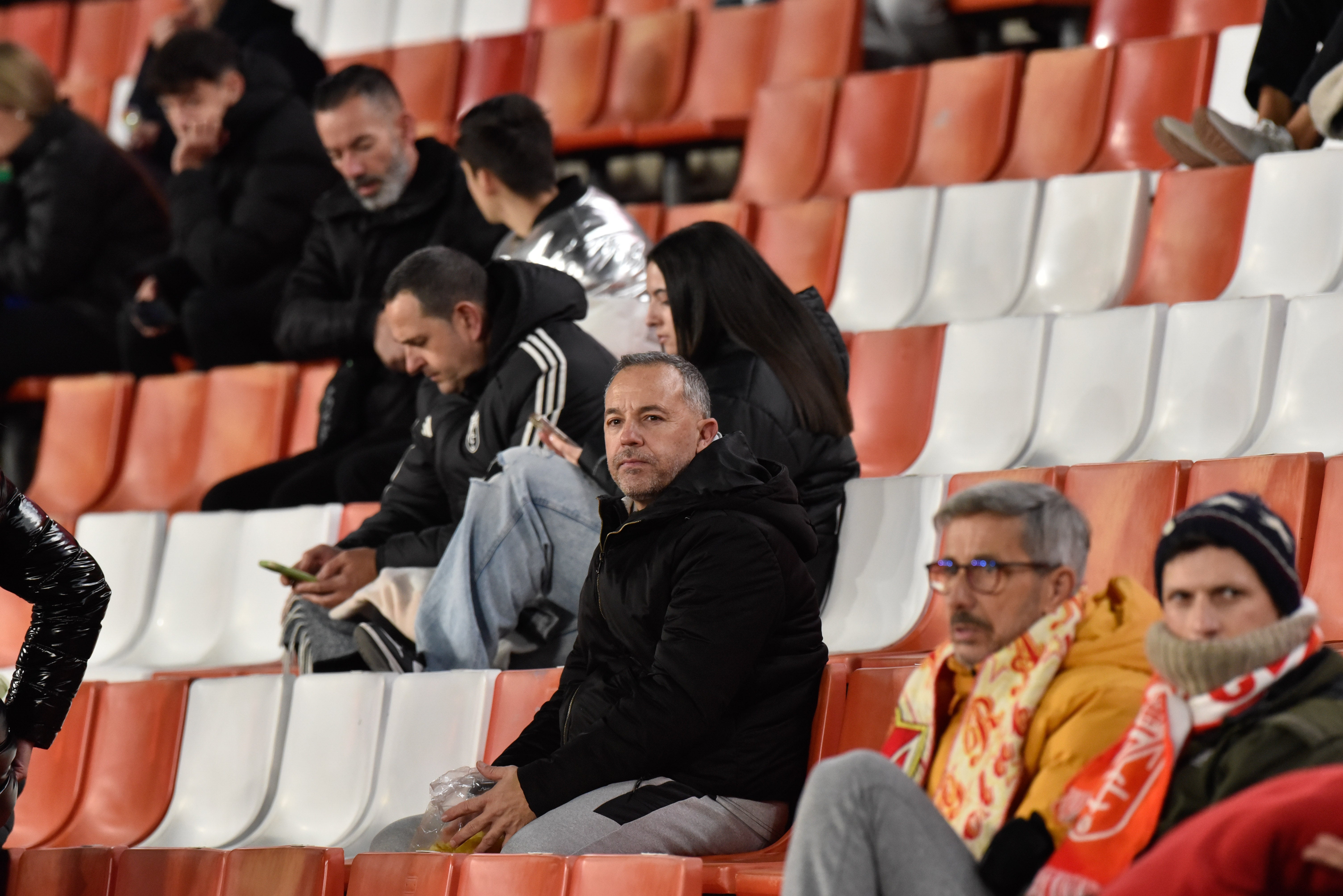 Encuéntrate en la grada del Granada-Ceuta