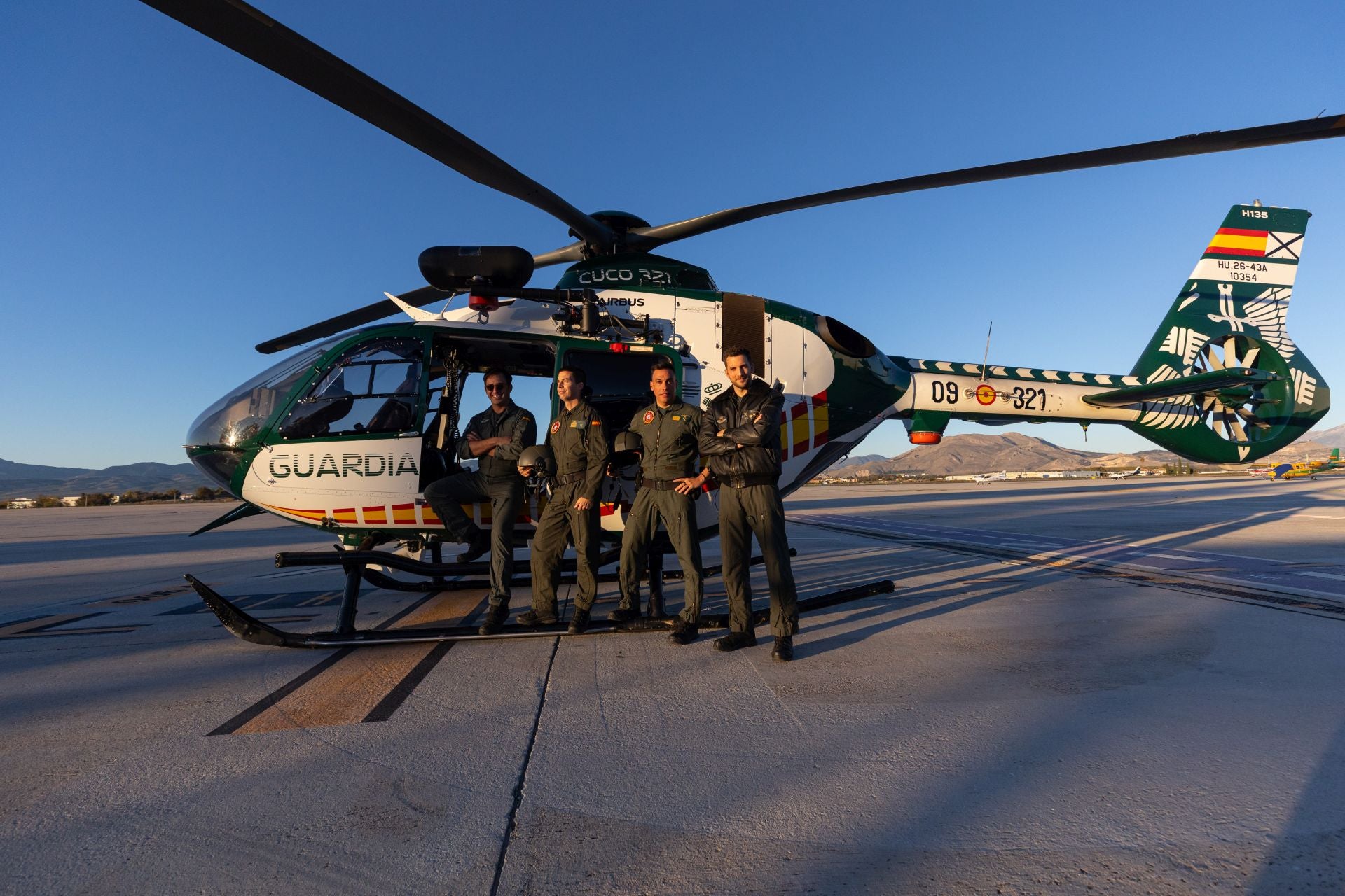 De Los Cármenes a Sierra Nevada: así se ve Granada desde el aire en helicóptero