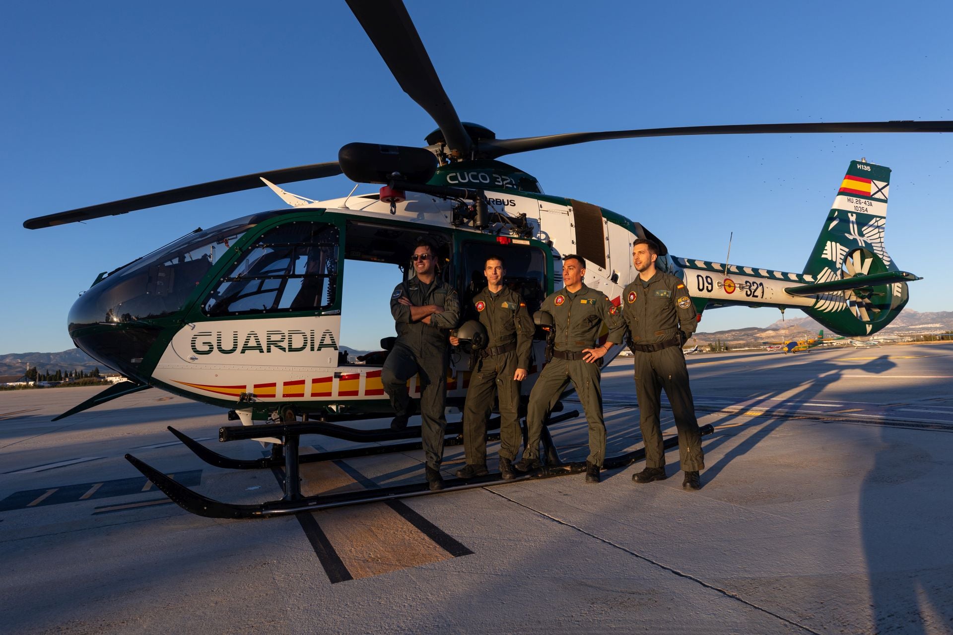 De Los Cármenes a Sierra Nevada: así se ve Granada desde el aire en helicóptero