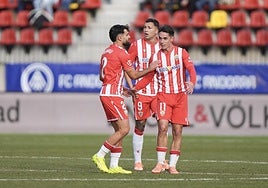 Sergio Arribas celebrando su segundo gol ante el Andorra con Arnau Puigmal