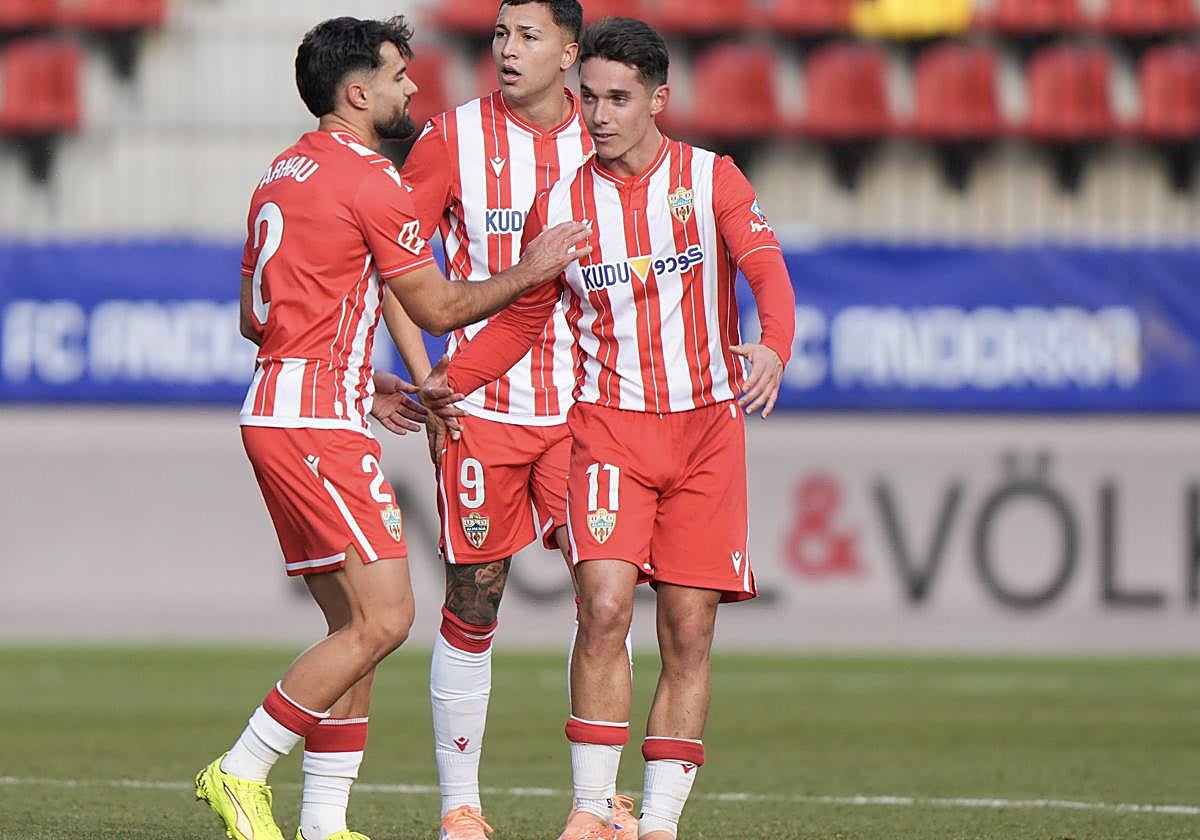 Sergio Arribas celebrando su segundo gol ante el Andorra con Arnau Puigmal