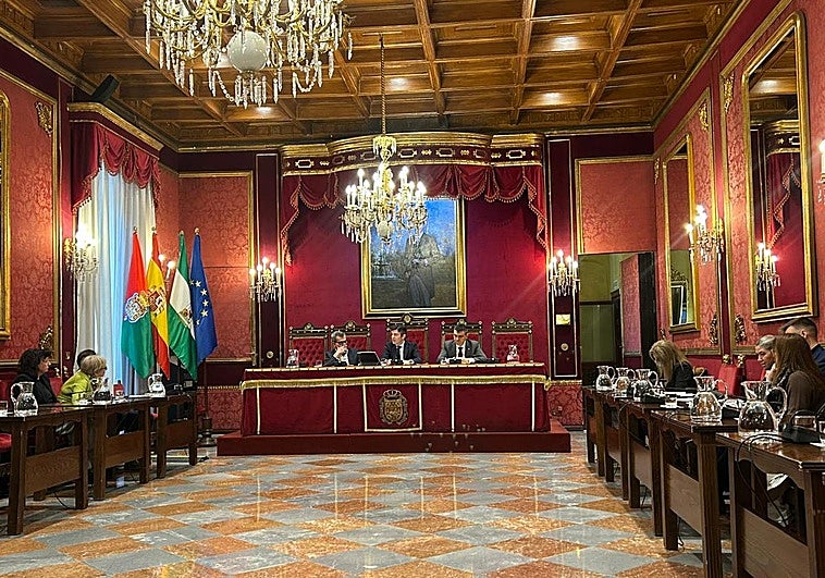 La nueva oficina de Turismo junto al teatro Isabel la Católica abre el 13 de diciembre