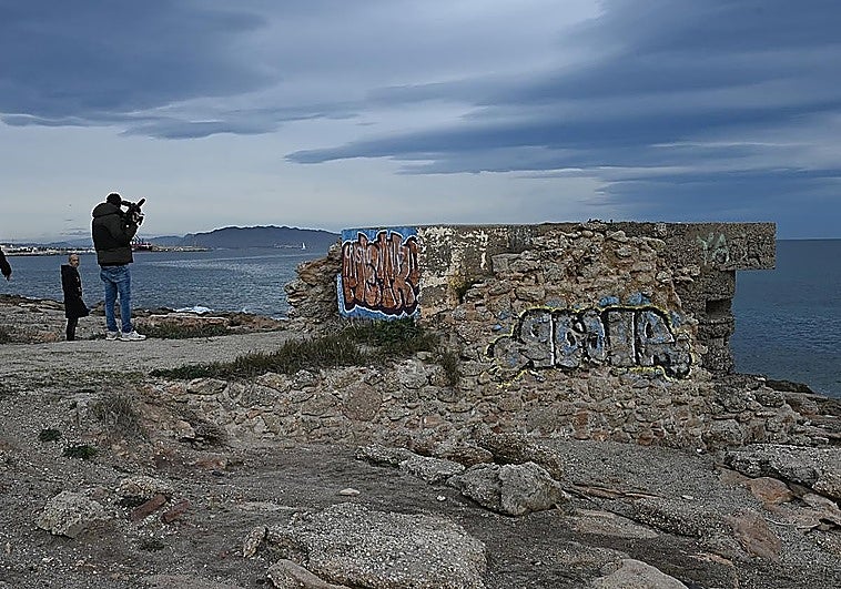 El auto revela maltrato continuado y una agresión física y sexual el día de la muerte del niño de Garrucha