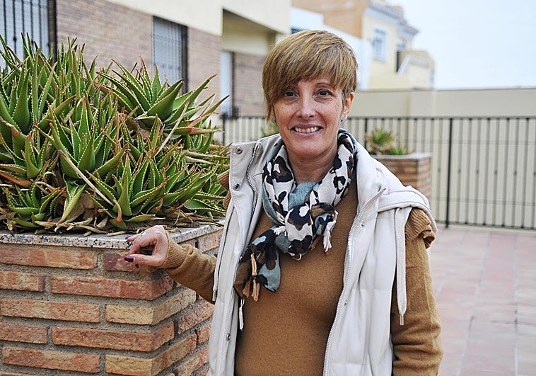 Maite, la granadina que reparte comida a los más necesitados de su pueblo de forma altruista cada año