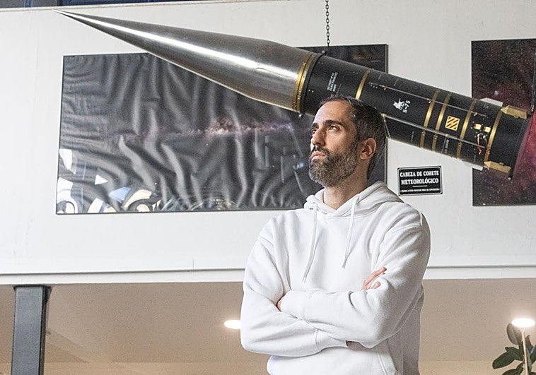 El investigador de la UGR que quiere saber «cómo fue la evolución del universo tras el Big Bang»