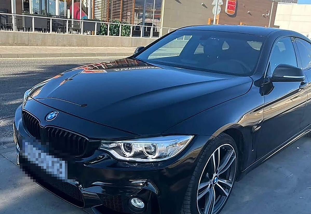 Le roban el coche a punta de pistola en Granada: «Pensé que dispararía»