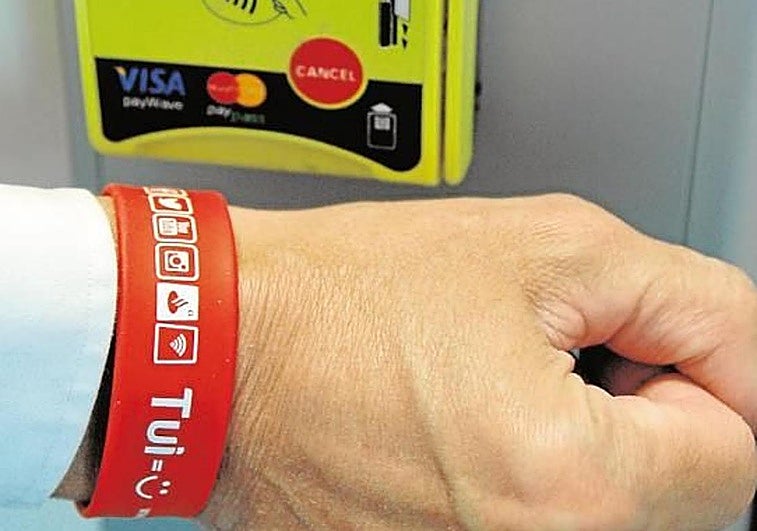 Los servicios que ofrece la tarjeta universitaria de la UGR tras el fin del credibús