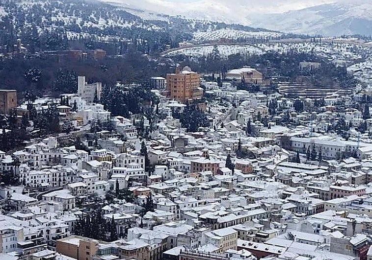 La nieve puede llegar a Granada capital en las próximas horas: 122 municipios en aviso de Aemet