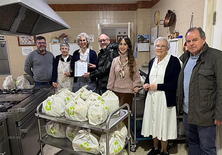 La labor social de las cofradías de Granada llega a varias realidades esta Navidad