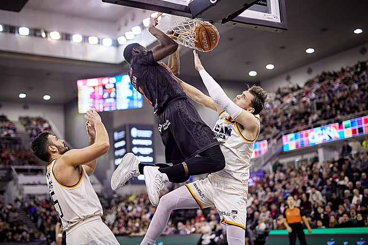 Pesadilla rojinegra después de Navidad