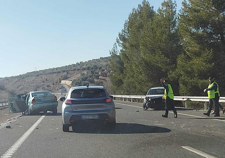 Un accidente en la A-44 condiciona el tráfico a la altura de Deifontes