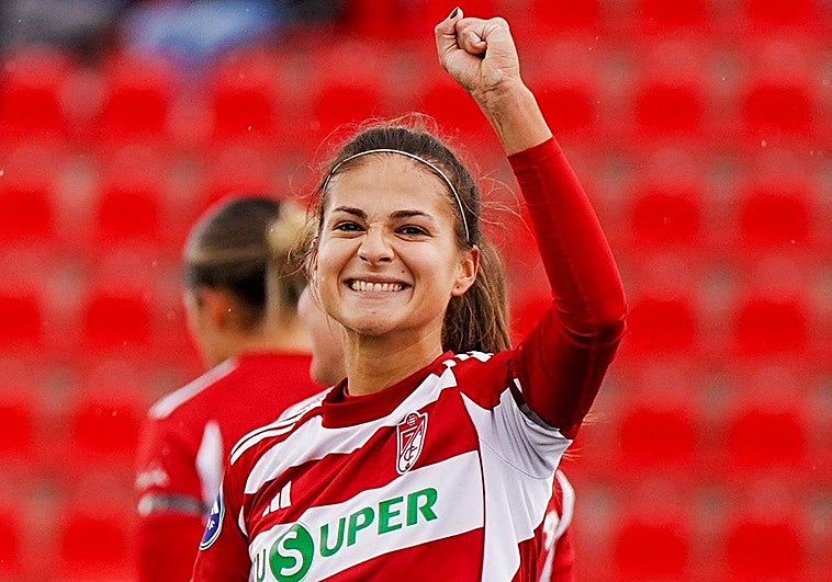 Un penalti de Laura Pérez basta para ganar en casa casi cuatro meses después
