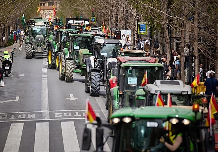 Este es el recorrido de la tractorada legal de cinco horas planteado en el centro de Granada el 29 de enero