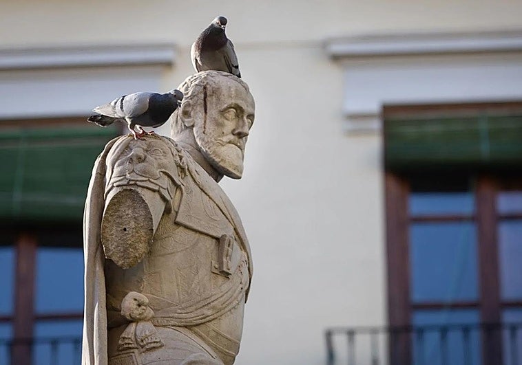 Granada recupera el brazo de Carlos V