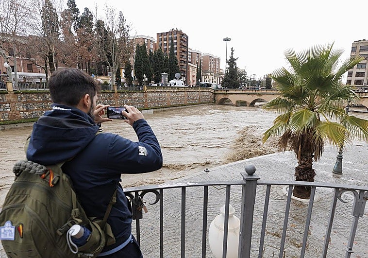 El tiempo para el domingo: qué avisos hay activos en cada pueblo de Andalucía