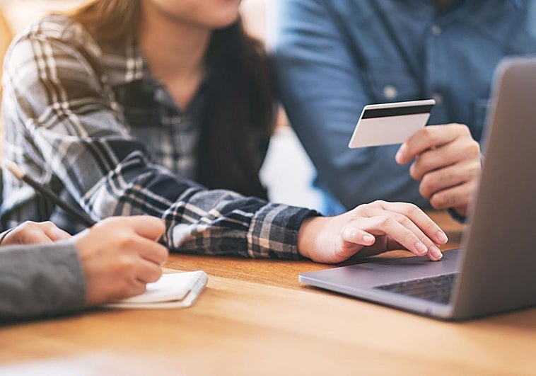 La advertencia de Hacienda se si incluye a un hijo en una cuenta conjunta