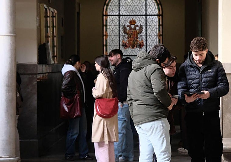 Aviso a los universitarios andaluces: desde ahora será obligatorio tener un B2 en idiomas para obtener el título