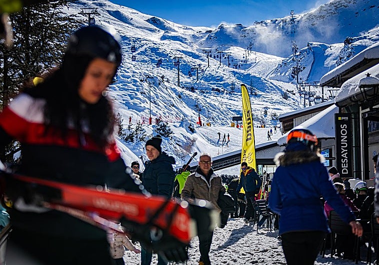 Los empresarios abogan por mejores accesos, apertura todo el año y más proyección