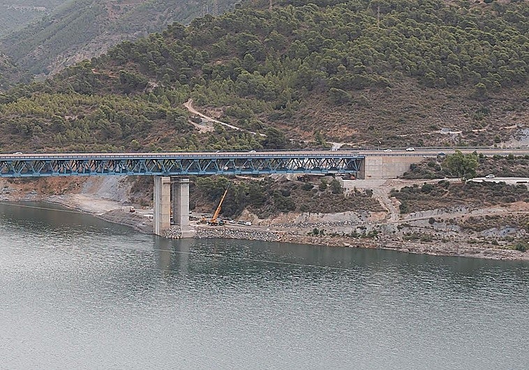 Regresan los conos a la carretera de la Costa de Granada este domingo: así afectará al tráfico