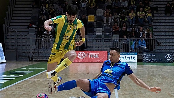 Dani Zurdo destila su magia en el Olivo Arena