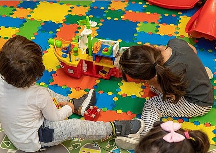 Un padre y una madre andaluces denuncian «golpes» a su hijo de nueve meses por una trabajadora de guardería