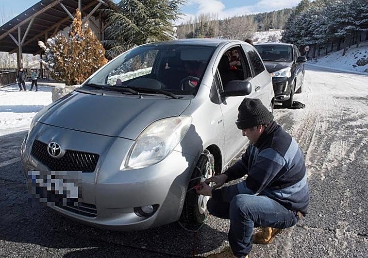 La DGT puede multar hasta con 500 euros por no llevar esta carga bien en el maletero al ir a Sierra Nevada