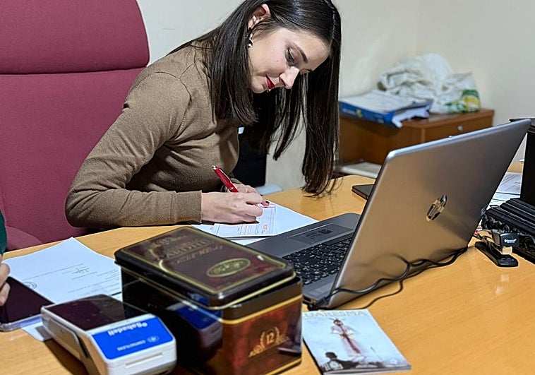 La Lanzada, «la valiente» del Zaidín que prepara su Martes Santo todo el año