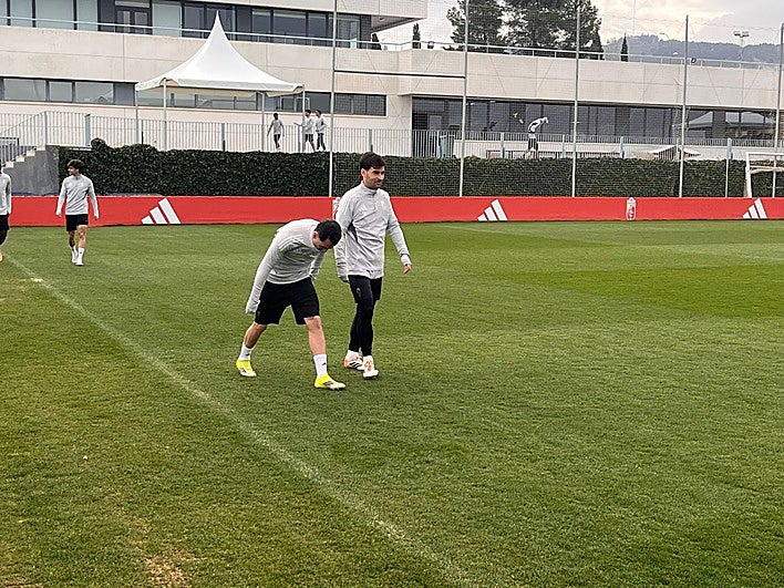 Pacheta, Álex Sola y una conversación sobre su fichaje por el Almería: «Con la cabeza aquí»