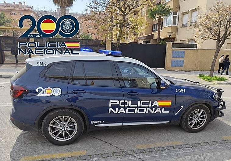 Roba 1.000 euros en monedas de un euro en una lavandería de Granada después de atracar una ferretería