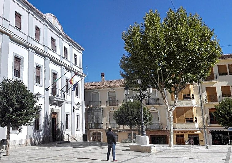 El Tribunal de Cuentas investiga al alcalde y tres concejales de Baza por posible menoscabo de fondos públicos