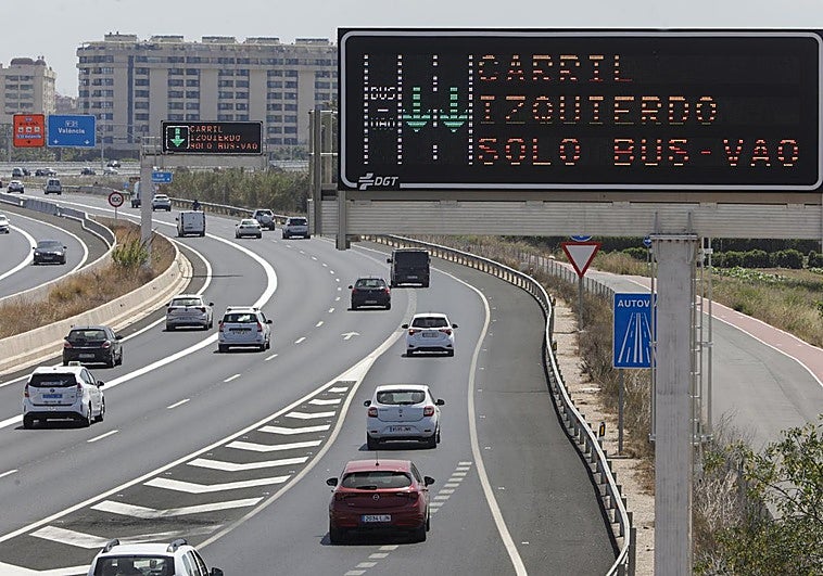 Aviso de la DGT a los conductores cuando vayan a circular solos en el coche