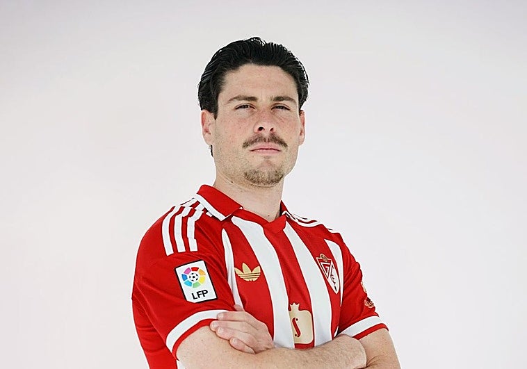 El sentido y los colores de la camiseta retro del Granada CF