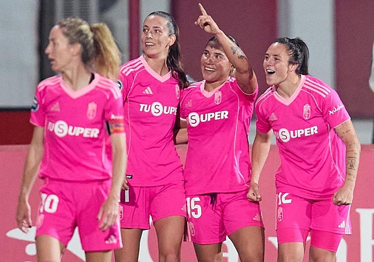 Un cabezazo de Manoly acerca la quinta plaza en Sevilla