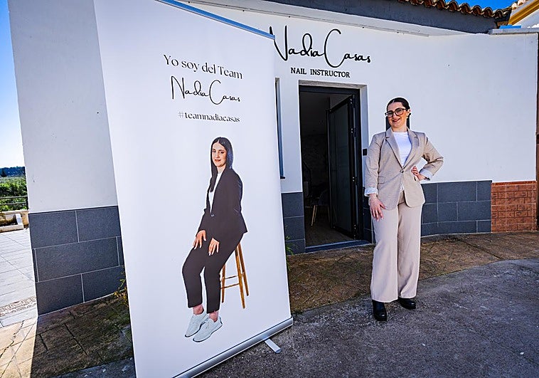 La joven que ha revolucionado un pueblo de Granada de 150 habitantes con su oasis de belleza