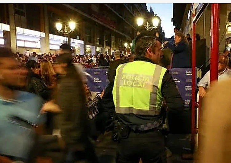 Los 10 pasillos para cruzar procesiones en Granada: ubicaciones y claves para utilizarlos