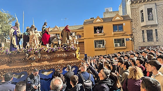 Entre hosannas y palmas, la Borriquilla inaugura la Semana Santa de Jaén