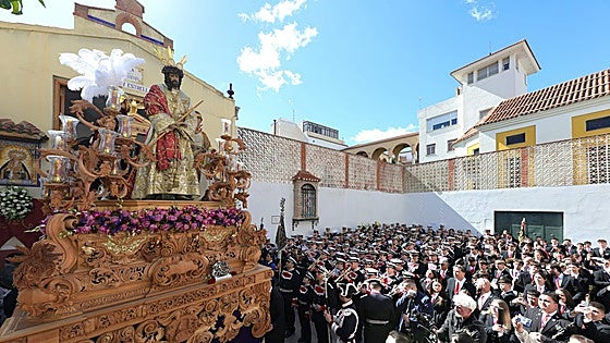 Un barrio entregado: la fe se desborda con la salida de la Estrella