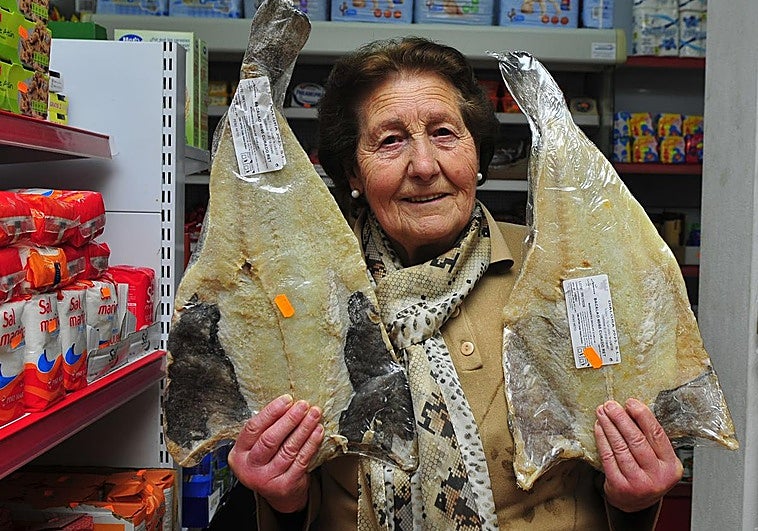 La granadina de 85 años que desvela una receta ancestral de bacalao para Semana Santa