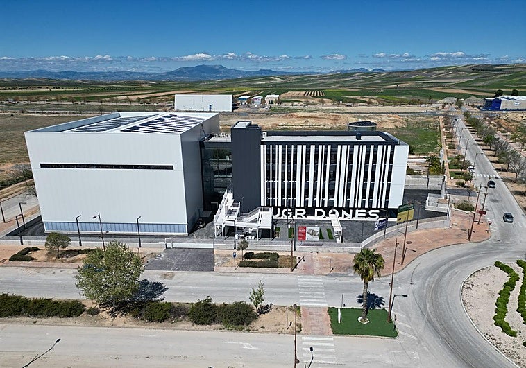 La Universidad reordenará espacios científicos con los metros del UGR-Dones y el V Centenario