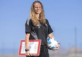 La entrenadora del Granada femenino, Irene Ferreras.
