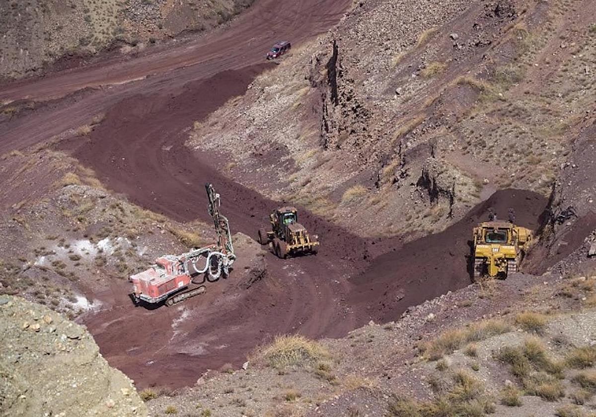 Revocan la sentencia que obligaba a pagar 3,9 millones a un intermediario de la venta de terrenos de Minas de Alquife